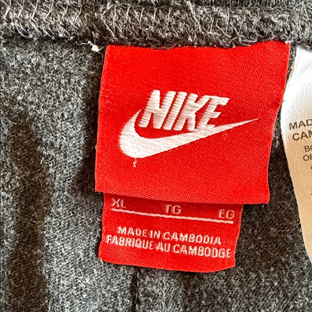 Nike Cropped Jogger Sweatpants with White Drawstring Size XL - Picture 2 of 6
